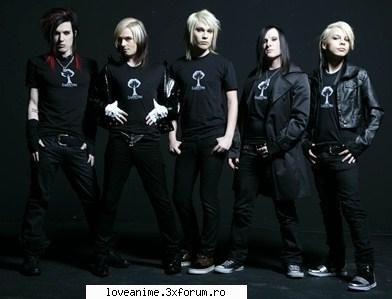 membrii cinema bizarre: kiro, strify, yu, luminor, shin
cu un sound care amesteca glam, goth si new